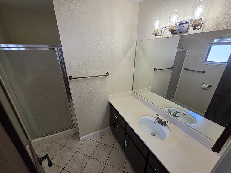 1144 Porter Ave — Photo 16