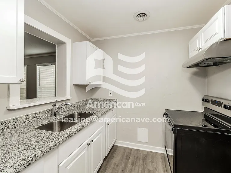 1458538_006_kitchen_14095651.jpg