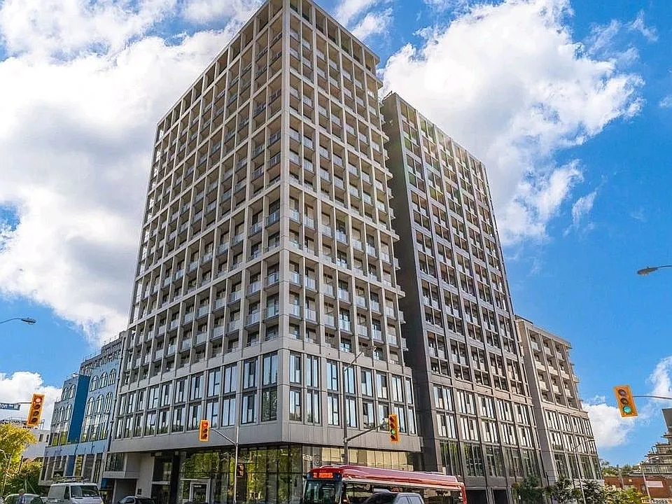 2020 Bathurst St — Photo 1