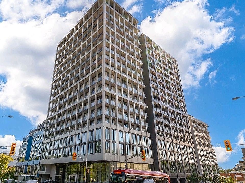 1st image of 2020 Bathurst St #1201