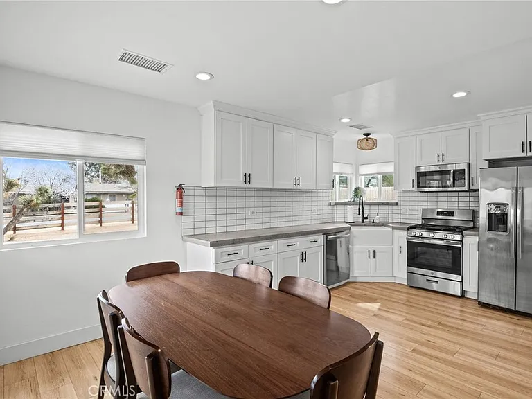 55585 Onaga Trl — Photo 9