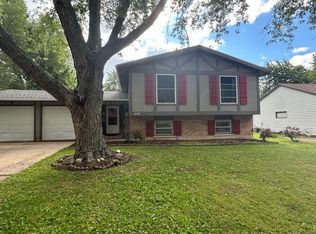 699 Darlington Ln, Crystal Lake, IL 60014