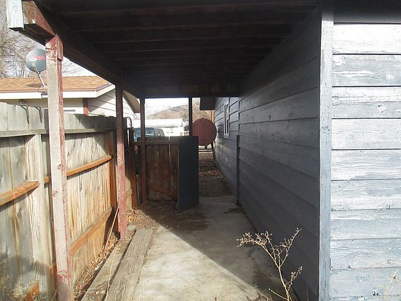 5th image of 929 Millview St