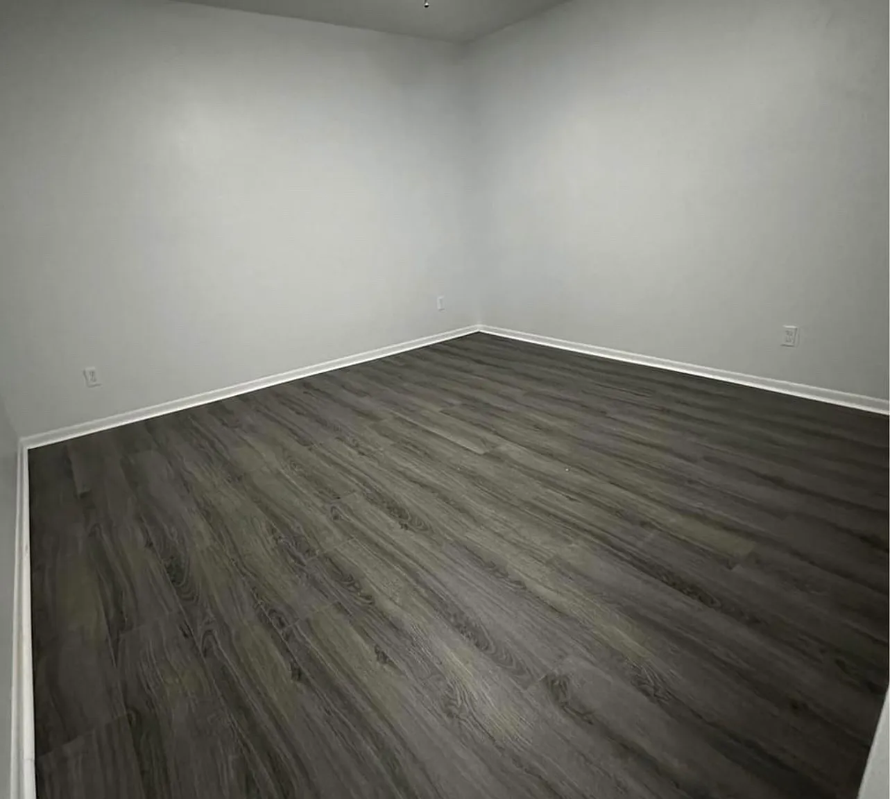 310 Ella St — Photo 2