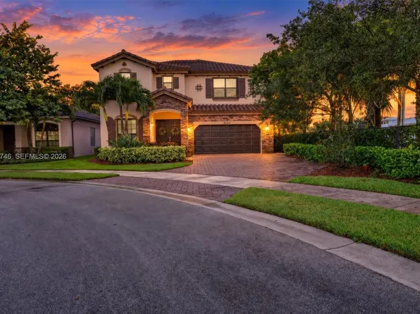 9062 Gulf Cove Dr, Lake Worth, FL 33467