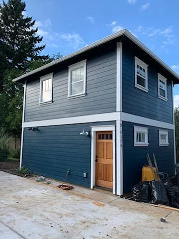 NE 17th Ave — Photo 2