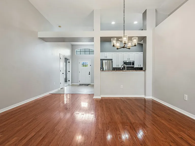 2634 Palesta Dr — Photo 2