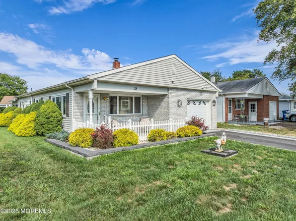 38 Fontana Street, Toms River, NJ 08757