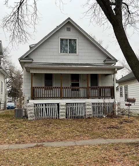 1104 Charleston St — Photo 1