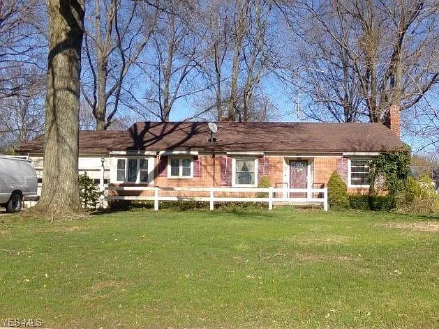 4095 Stratford Rd photo 1