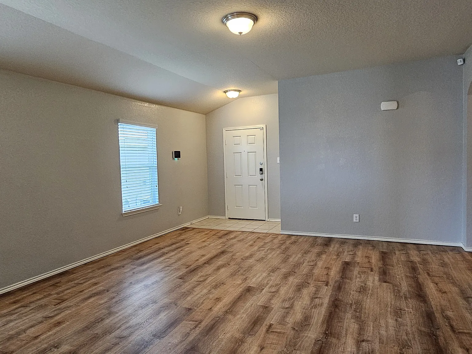 4 bed, 1574 sqft, $1,799 — Photo 4