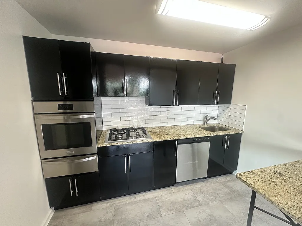 1 bed, 760 sqft, $1,595 — Photo 2