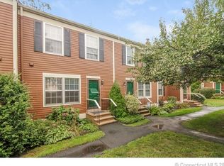 145 Foxbridge Village Rd, Branford, CT 06405