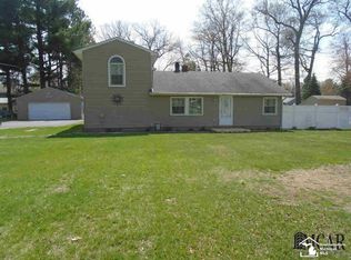 1061 Feltis Dr, Temperance, MI 48182