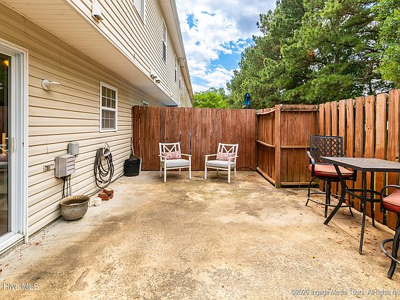 5th image of 2325 Vineyard Drive #C6