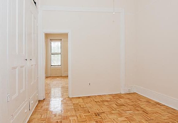 3rd image of 584 Washington Ave #2
