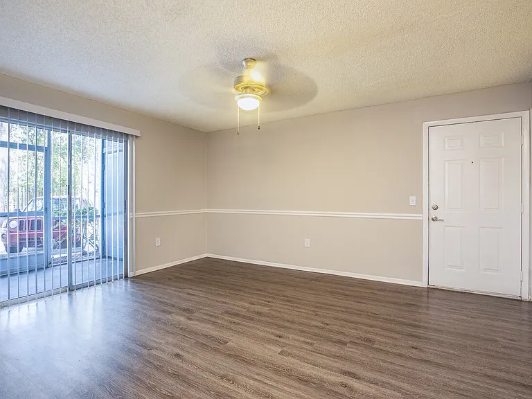 Reserve at Lakeland Apartment Homes — Photo 9