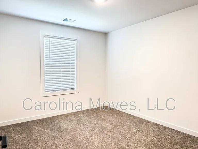 1431 Darrowby Way — Photo 14