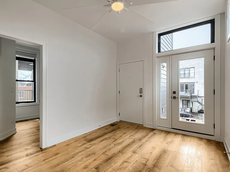 1502 N Hudson Ave #1R — Photo 6