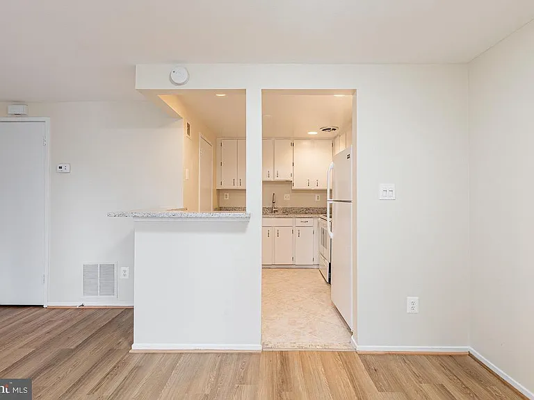18728 Nathans Pl — Photo 10