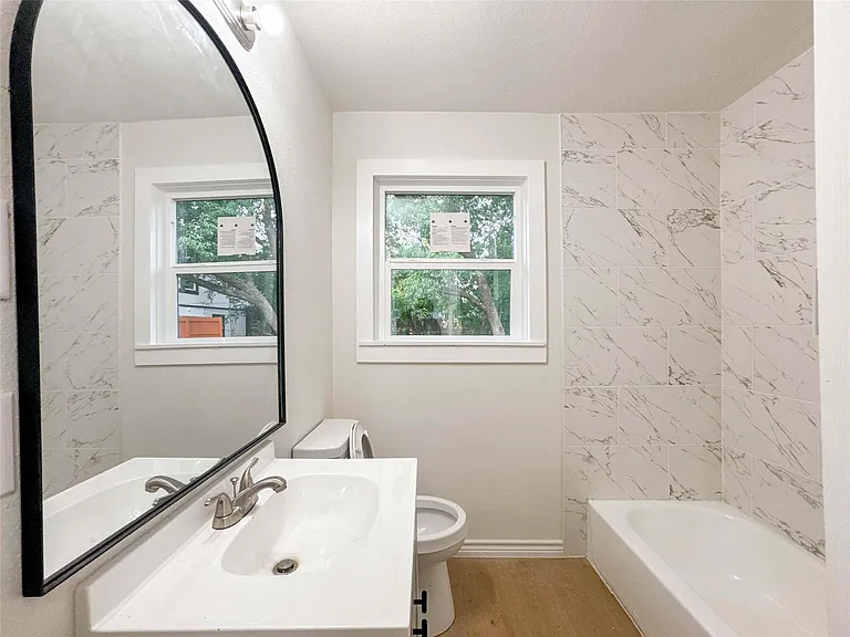703 Texas Ave — Photo 15