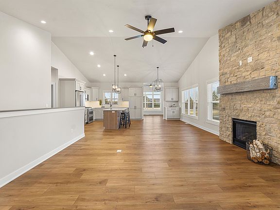 2nd image of 1386 Lighthouse Village Rd