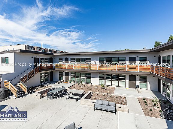 4th image of 1012 A Ave #1018B
