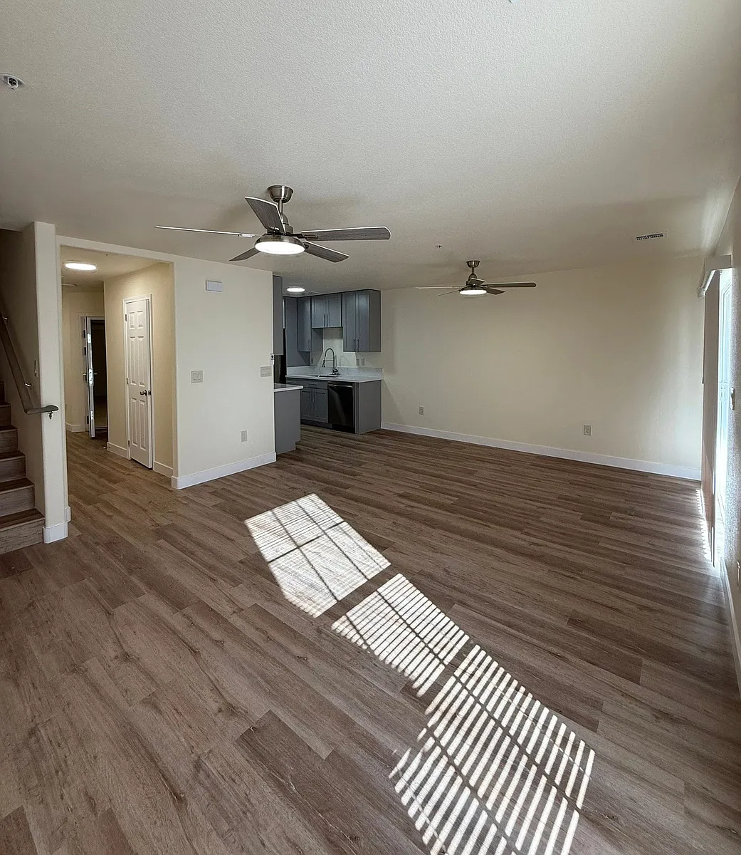Living/Dining Room - 317 W Amargosa St