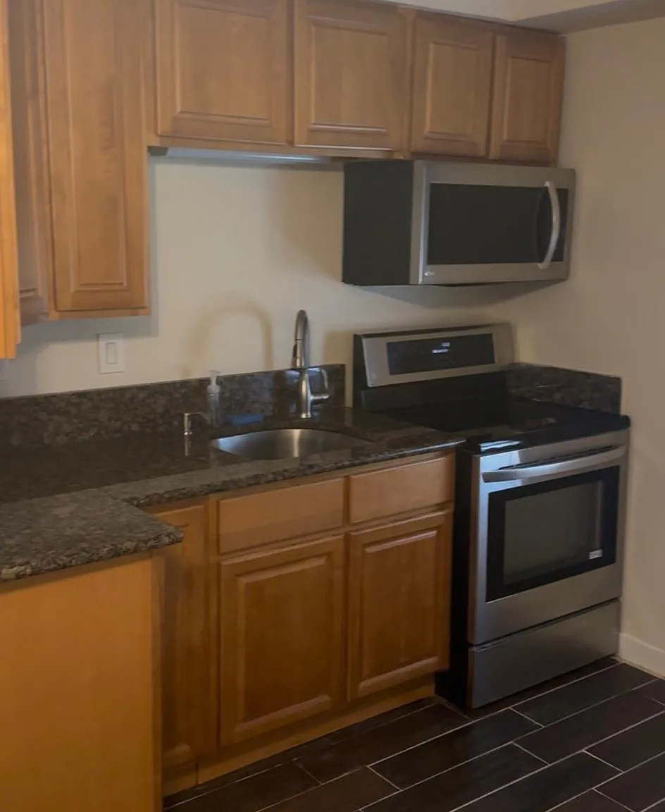 2 bed, 1.5 bath, $1,750 — Photo 2