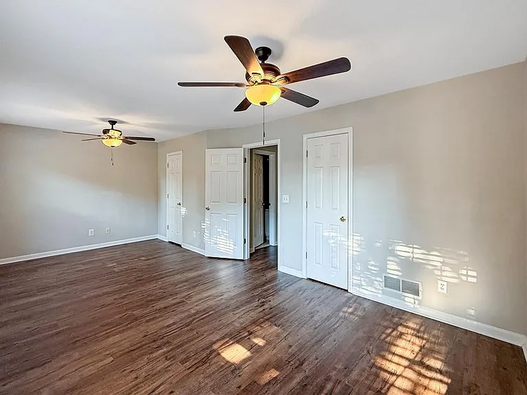 5885 Sarah Orr Ln — Photo 15