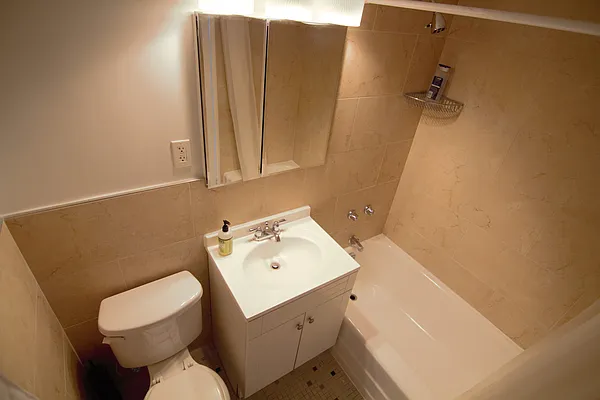 Rented by R New York | media 17