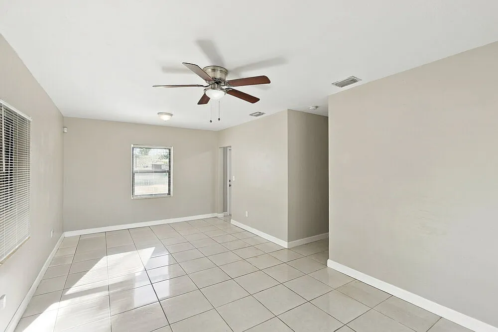 3 bed, 1.0 bath, 1276 sqft, $2,550 — Photo 3