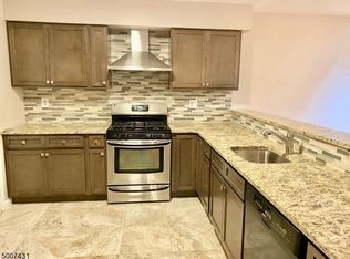 83 Winchester Way, Somerset, NJ 08873