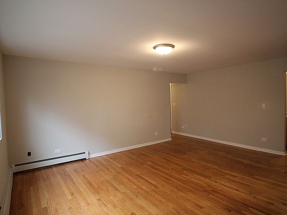 3rd image of 1642-44 W Morse Ave #2