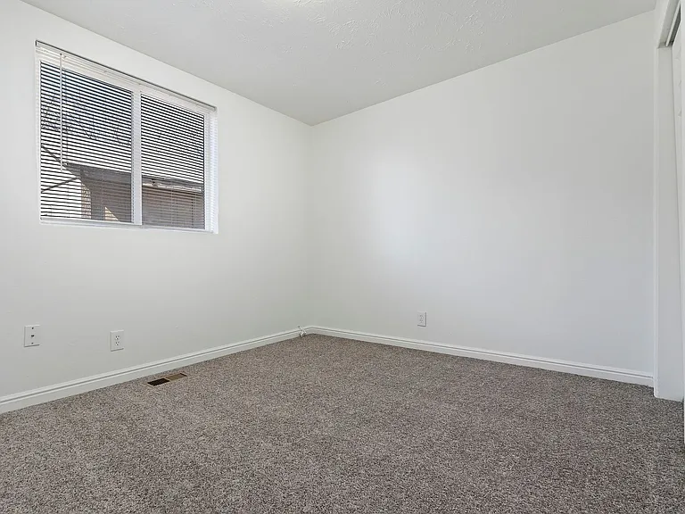 443 N Dorothea Way — Photo 17