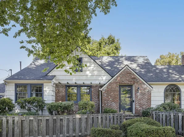 3227 SE Lambert St, Portland, OR 97202