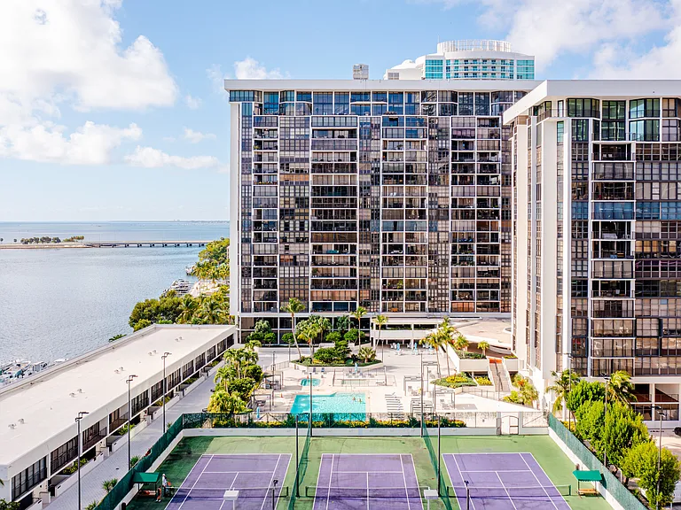 1925 Brickell Ave #PENTHOUSE — Photo 2