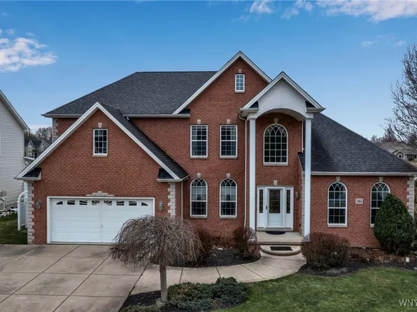 3465 Ashwood Dr, North Tonawanda, NY 14120