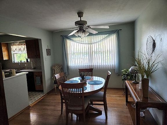 4th image of 3836 Robert Ave