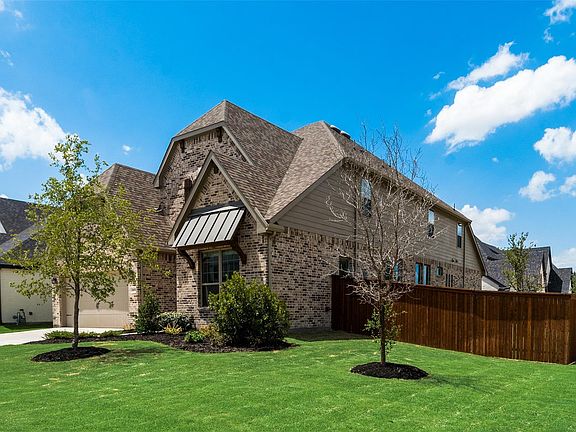 3rd image of 4601 Parkridge Dr