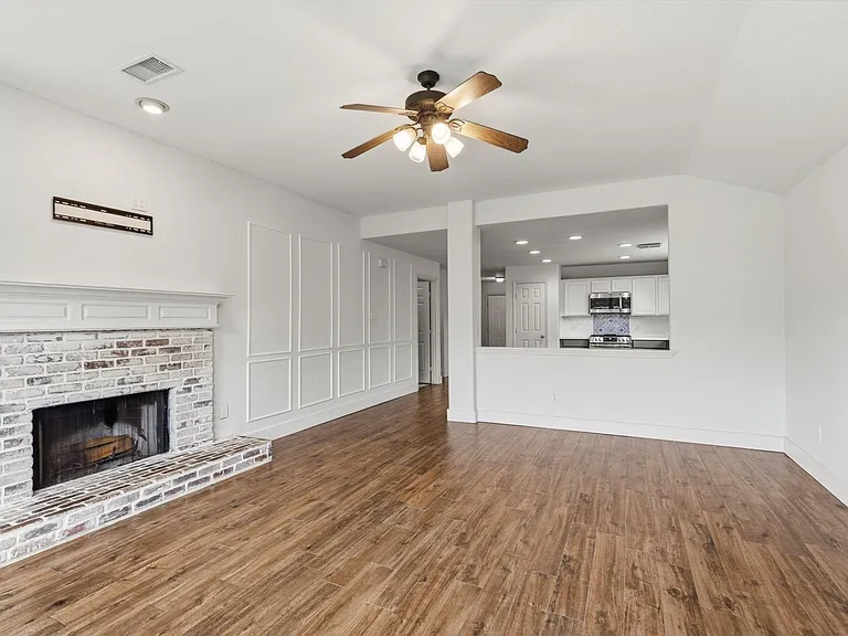 9318 Castlegap Dr — Photo 11