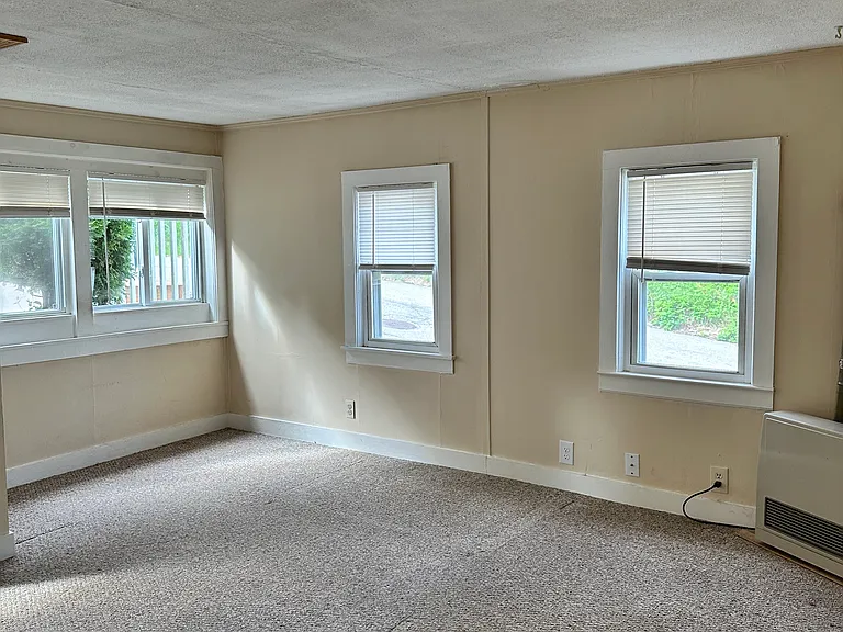 27 Central Park Ave #1 — Photo 15
