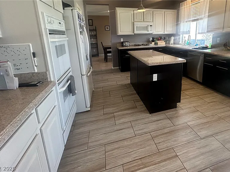 2076 Santina Ave — Photo 5