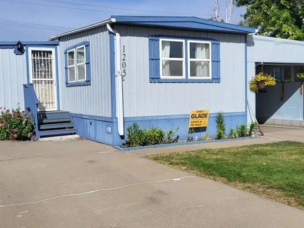 1205 N Lake Ave, Miles City, MT 59301
