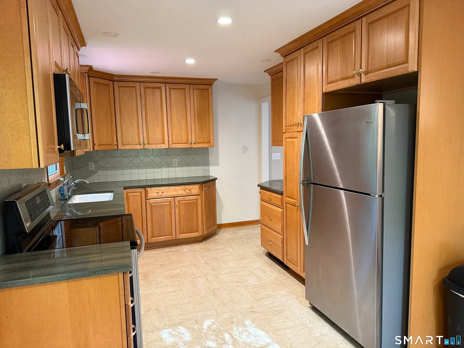 3 bed, 2.5 bath, 1668 sqft, $3,500 — Photo 3