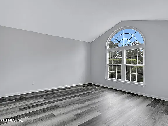 353 Maplewood Dr — Photo 36