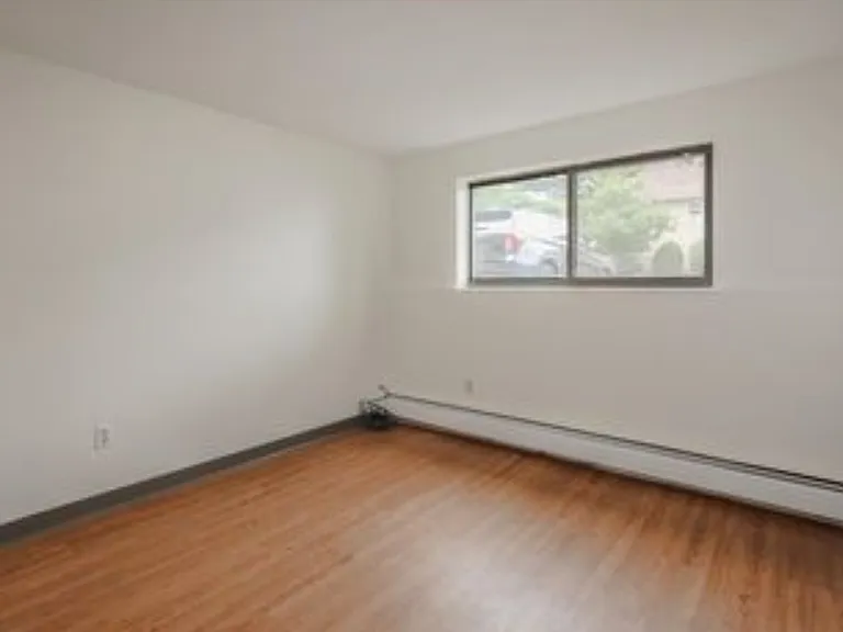 16 Tiffany Rd #4 — Photo 6