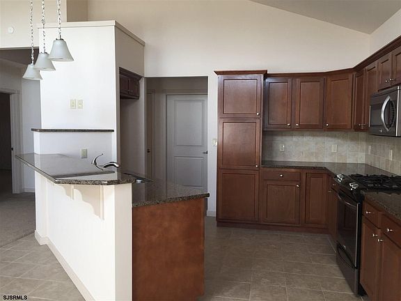 5th image of 2419 E Landis Ave Unit 4B