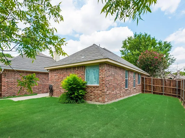 10717 Pineview Ln — Photo 28