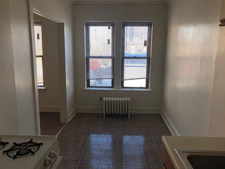 2nd image of 565 Howard St